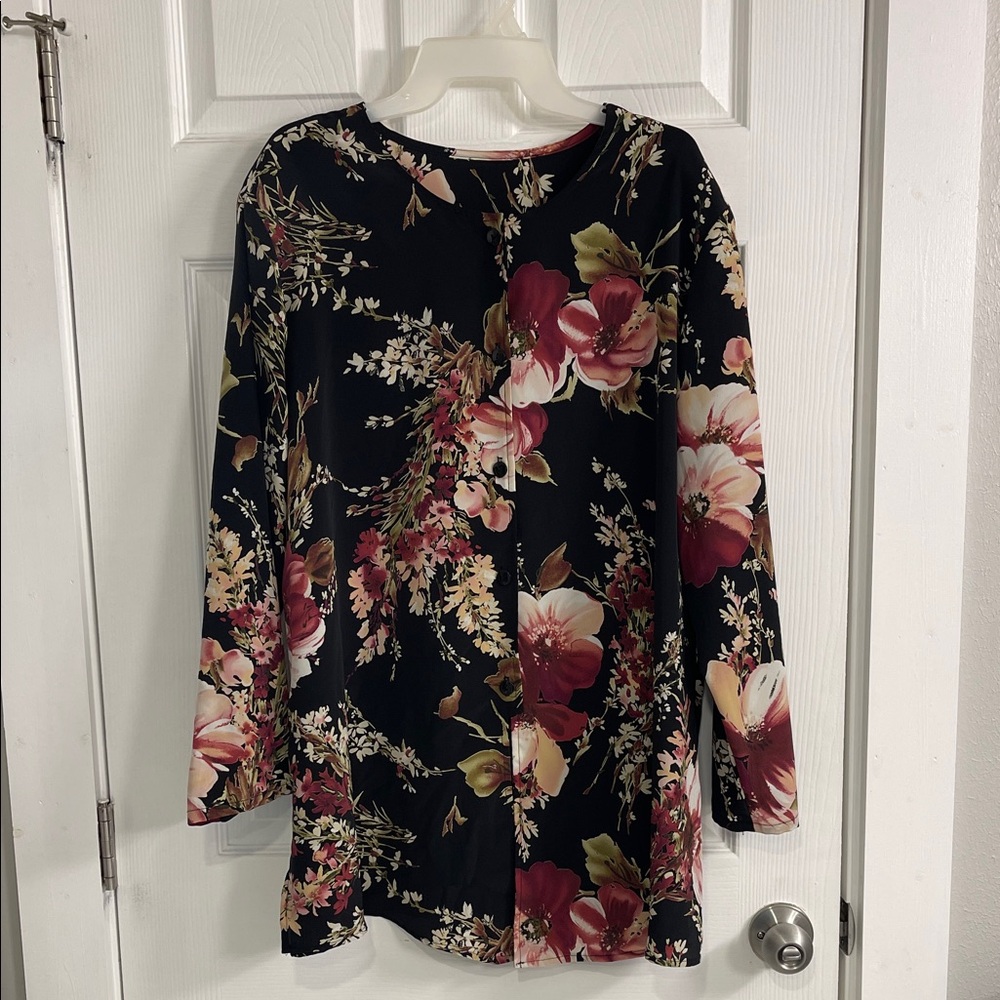 Source Unknown Black and Pink Floral Tunic